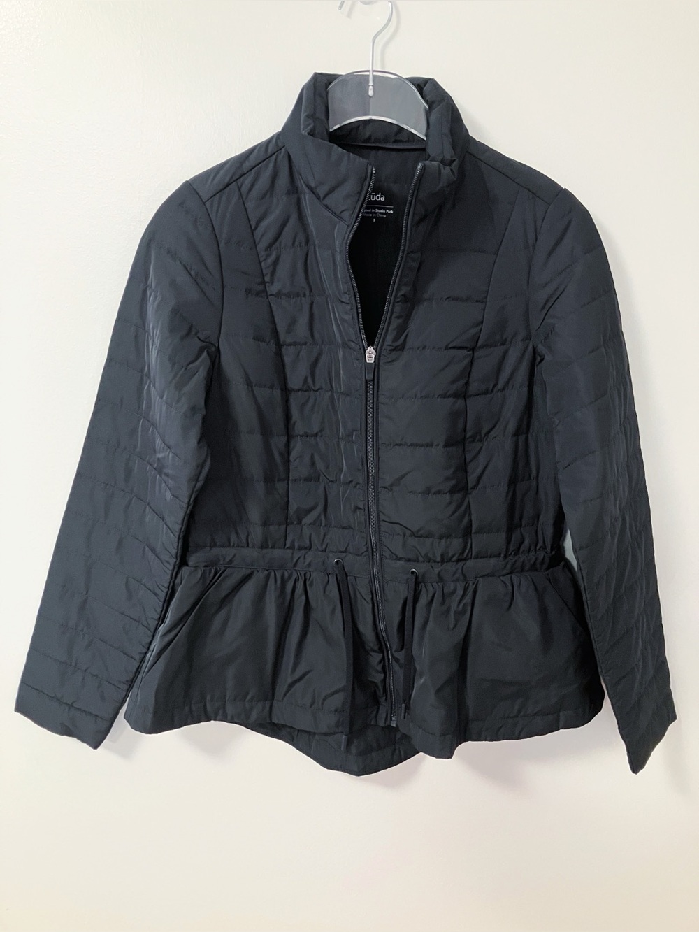 Zuda | Black Quilted Peplum Puffer Jacket S Athletic Chic Minimalist Winter